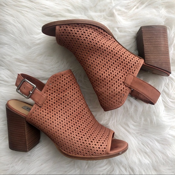 Steve Madden Shoes - ❤️Host Pick! Steve Madden Neptune Heels
